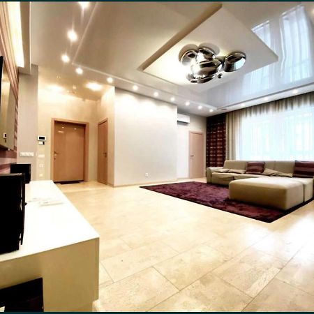 2-Bedroom Most City Center Area Apartment Dnipro Exterior foto