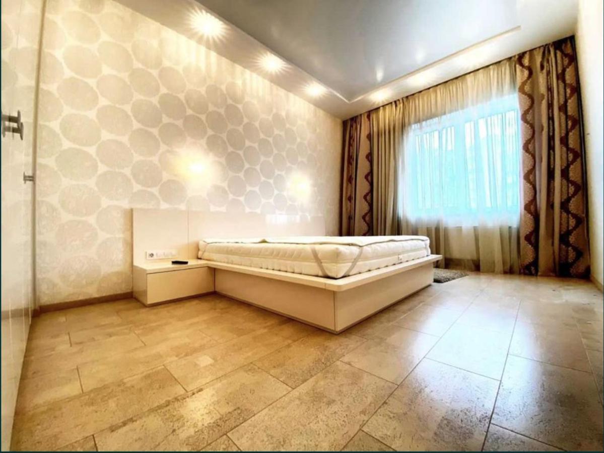 2-Bedroom Most City Center Area Apartment Dnipro Exterior foto